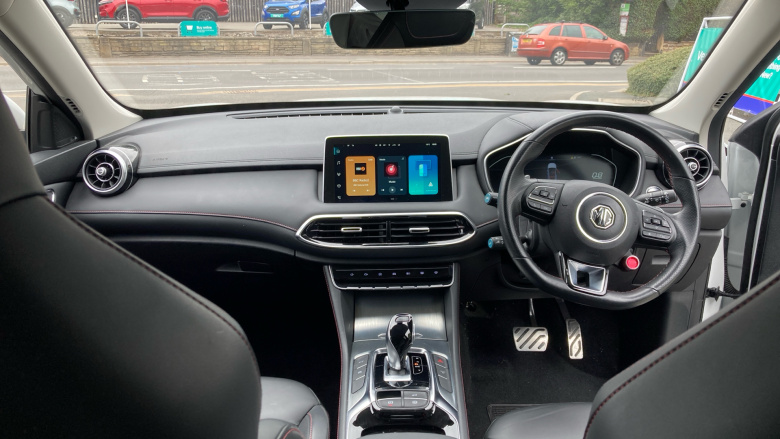 MG HS 1.5 T-GDI Trophy 5dr DCT Petrol Hatchback